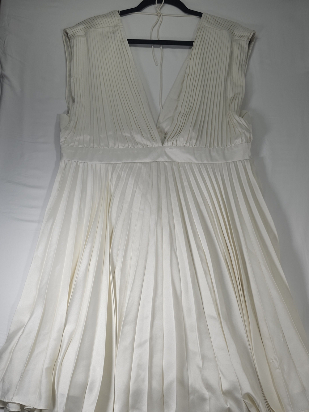 Women’s Pleated V-Neck Dress in Ivory